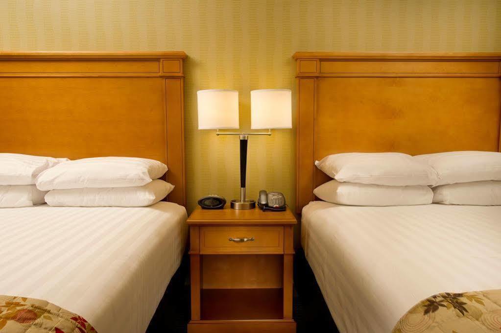 Drury Inn & Suites Independence Kansas City Блу Спрингс Екстериор снимка